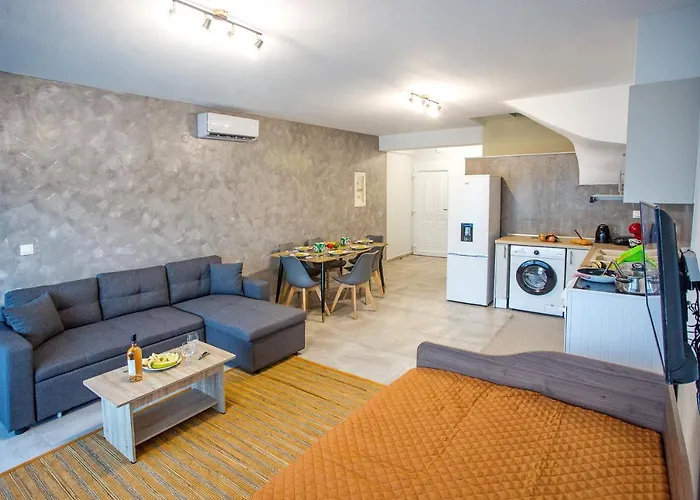 Rent House Diamond